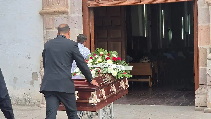 Funeral maestra Lucía Guadalupe en Allende